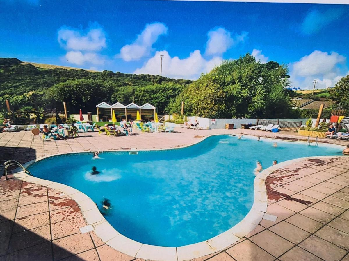 Mawgan Pads Newquay Bay Villa Bagian luar foto